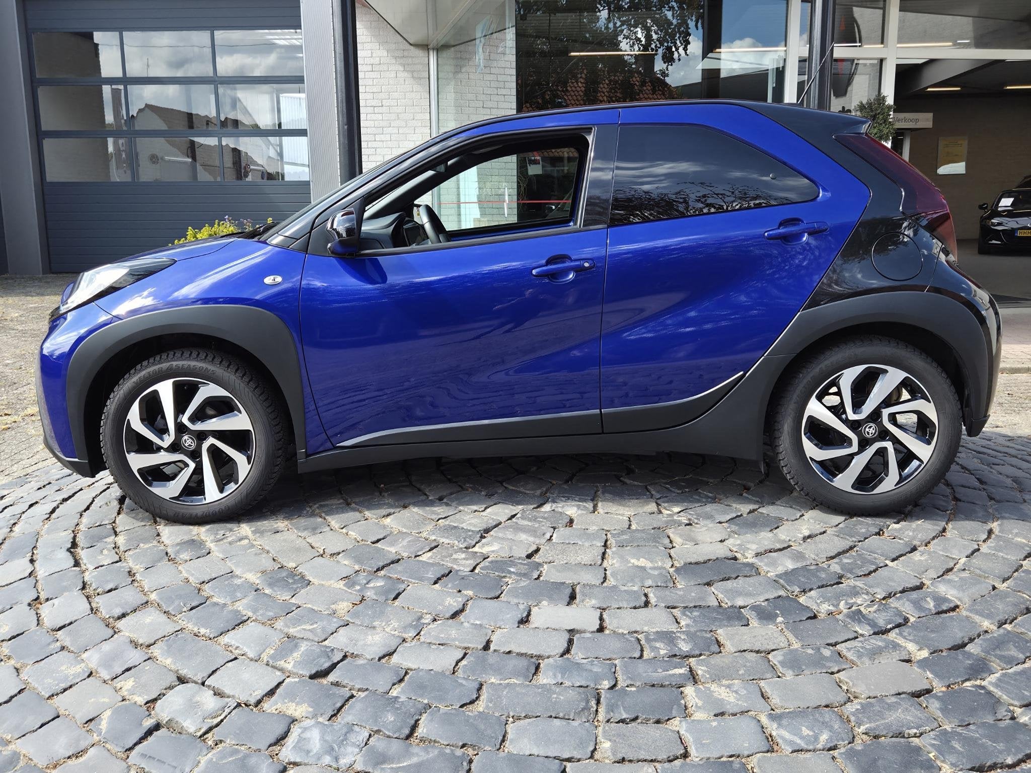 Toyota Aygo X 1.0 VVT-i S-CVT TeamD | 17"LMV | Camera | ALL-, Auto's, Stof, Gebruikt, Euro 6, LED verlichting