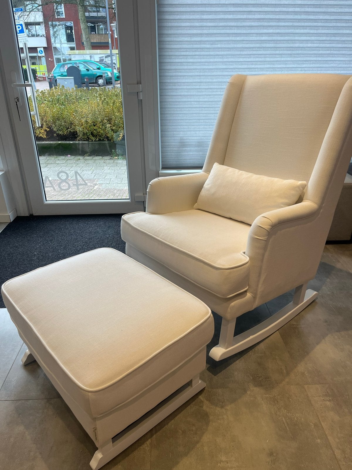 Rocking Seats Schommelstoel met voetenbank - Crème/Wit, Huis en Inrichting, Stoelen, Zo goed als nieuw, Eén, Stof, Overige kleuren