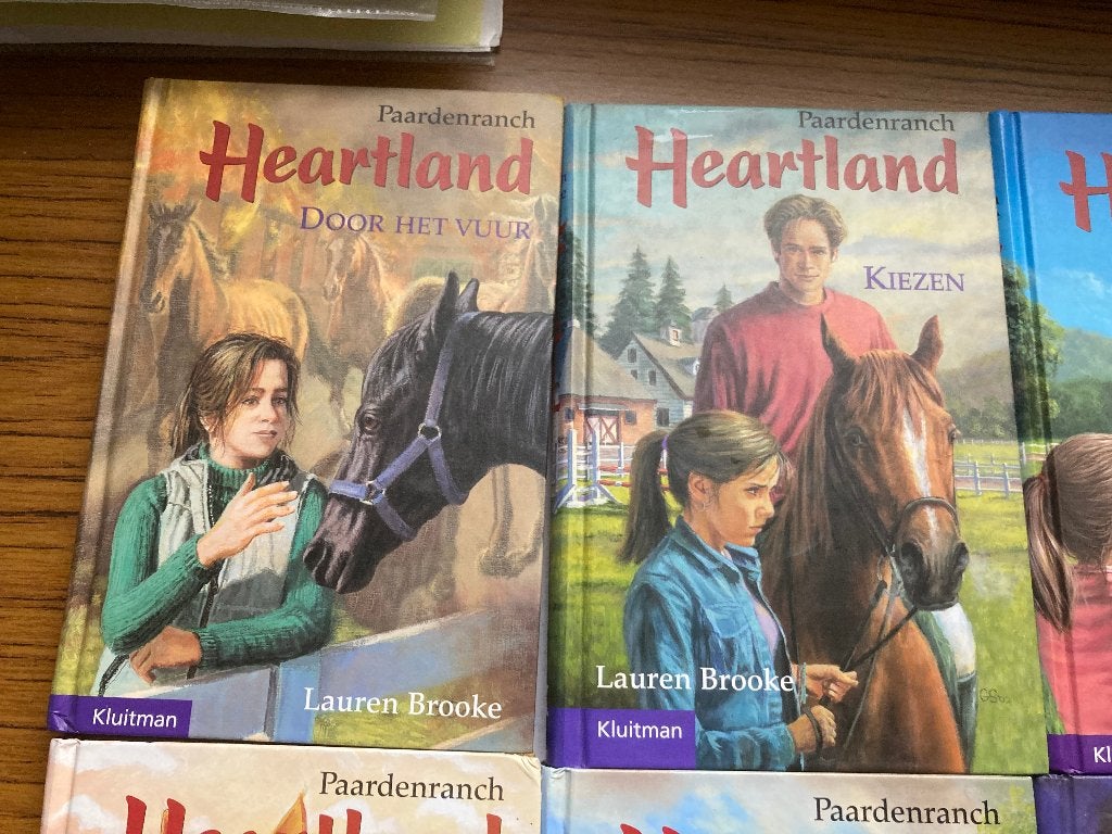 T.K. nog nog 4 boeken van Volbloed en 51van Heartland, Ophalen of Verzenden, Gelezen, Joanna Campbell, Fictie