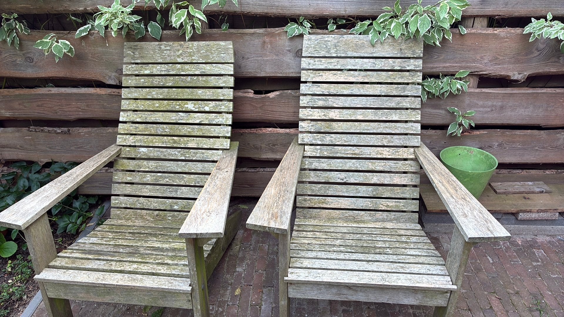 Twee houten tuinstoelen, Ophalen, Gebruikt, Hout