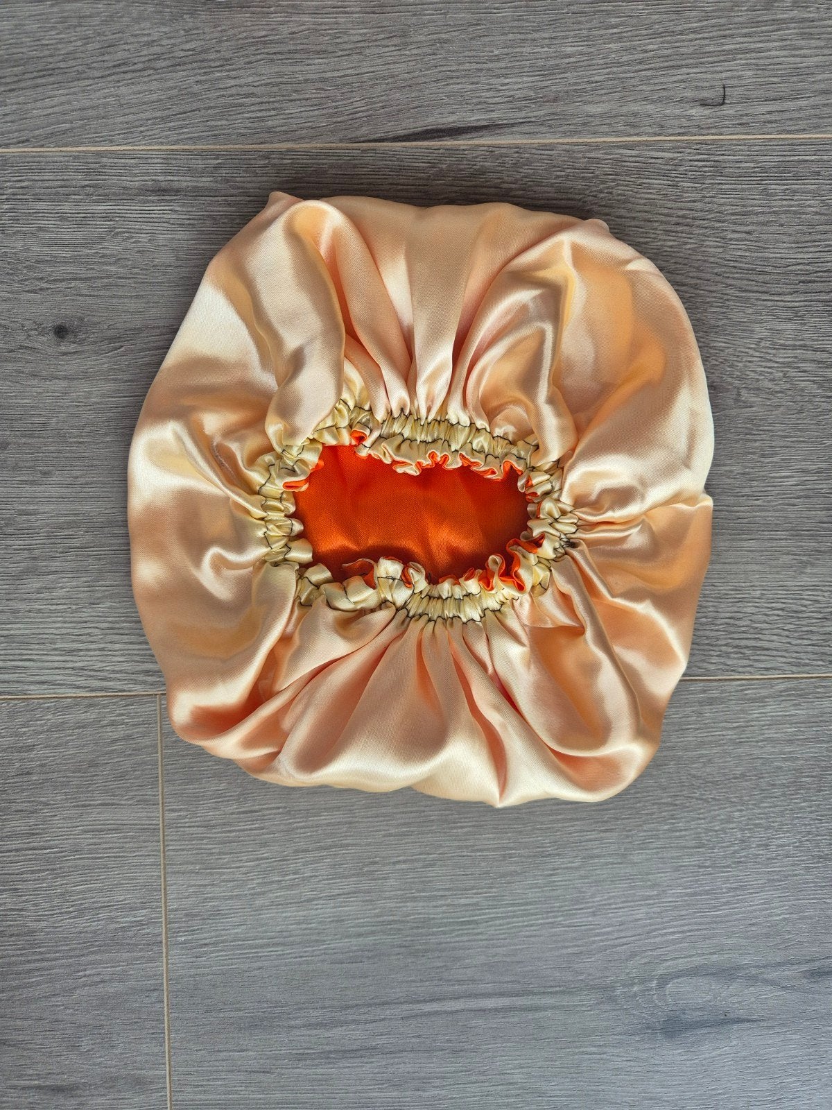 Dubbelzijdige satijnen bonnet / slaapmuts, Ophalen of Verzenden, Nieuw, Overige typen