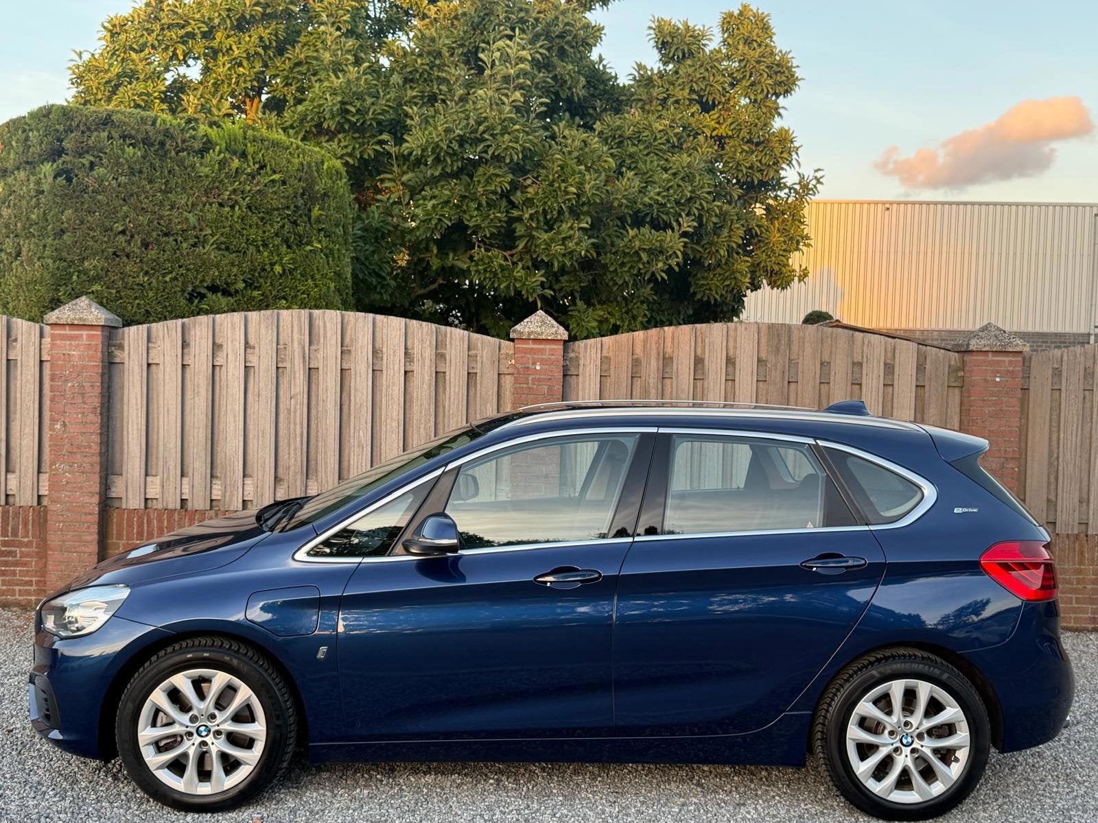 BMW 2-serie Active Tourer 225xe PHEV iPerformance Centennial, Automaat, Dealer onderhouden, Gebruikt, Blauw