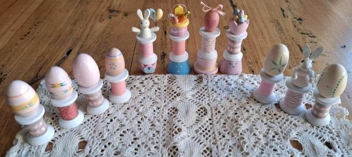 3 Sets handgemaakte paasdecoratie van houten klosjes 2, Diversen, Pasen, -, -, Ophalen of Verzenden, Zo goed als nieuw