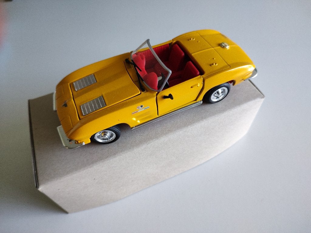 Modelauto Chevrolet Corvette Racing '63, Hobby en Vrije tijd, Ophalen of Verzenden, Zo goed als nieuw, Auto, Revell