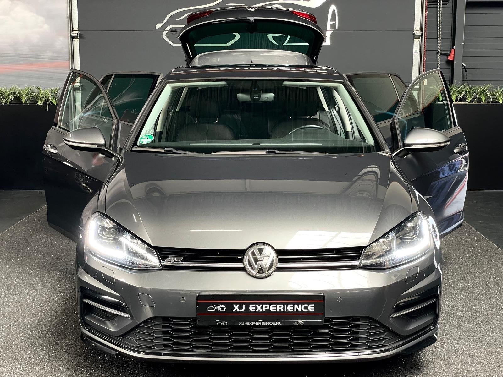 Volkswagen Golf 7.5 FACELIFT 1.5 TSI 150PK R-LINE Highline N, Voorwielaandrijving, Dealer onderhouden, Zwart, 4 cilinders