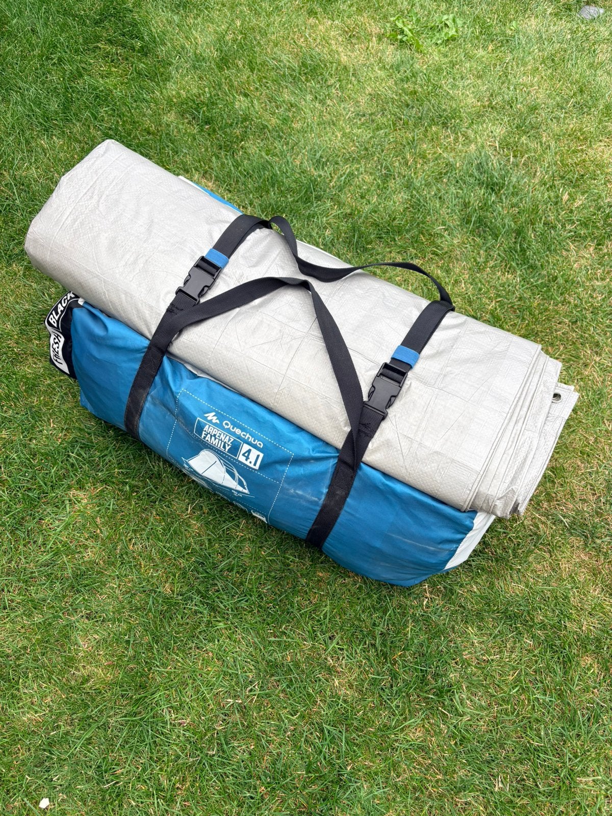 QUECHUA kampeertent Arpenaz 4.1 Fresh&Black, Caravans en Kamperen, Tenten, Ophalen, Zo goed als nieuw, Tot en met 4