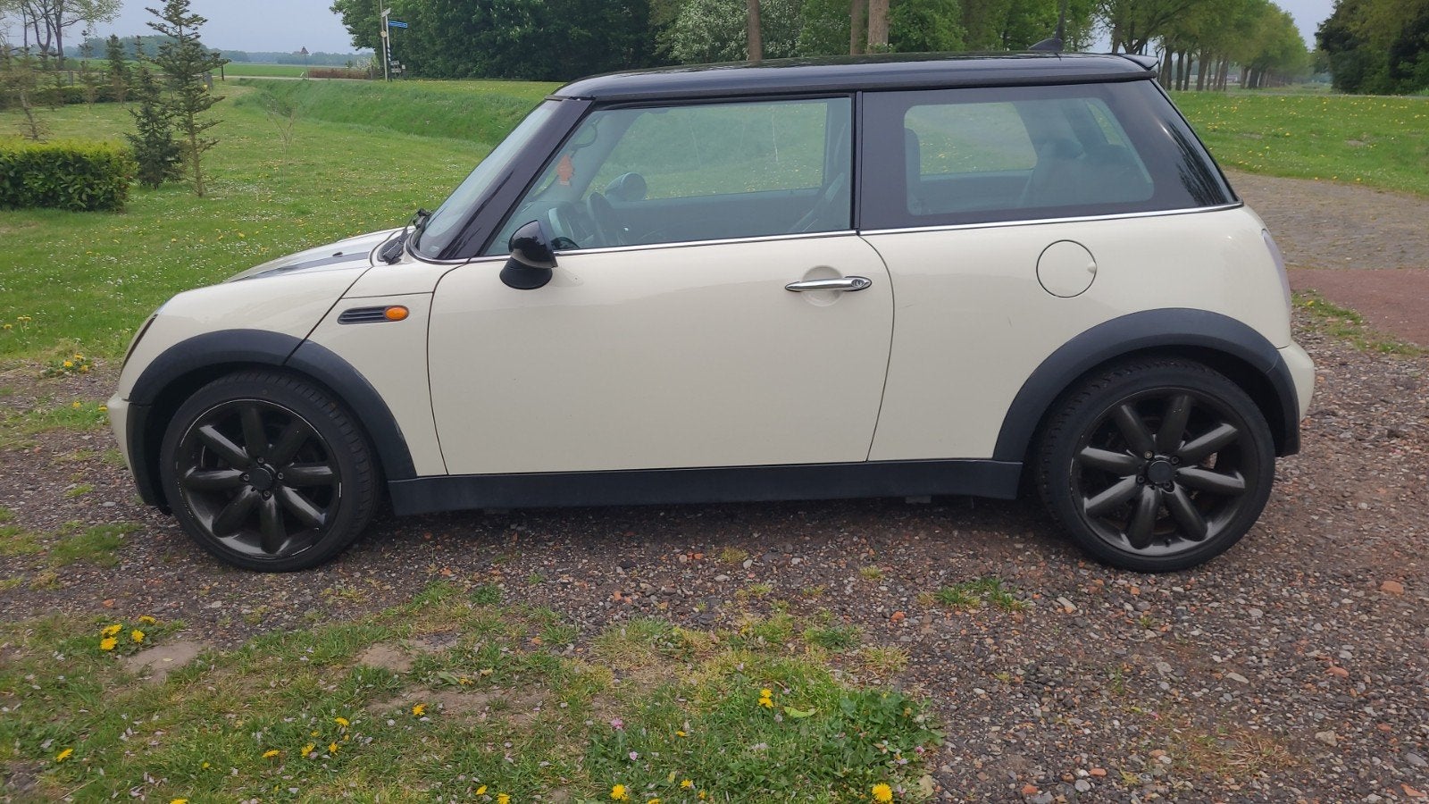 Mini 1.6 16V Cooper 2004 Wit, Auto's, Voorwielaandrijving, Zwart, 4 cilinders, 4 stoelen