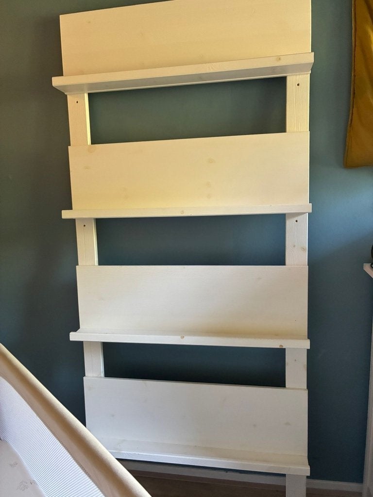 Wandenrek/tijdschriftenrek WOOOD wit hout, Ophalen