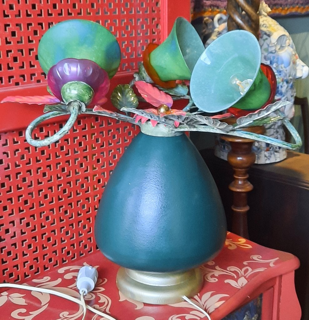zelf samengestelde kleurrijke tafellamp met 3 glaskelken, Huis en Inrichting, Lampen | Tafellampen, Art deco, Handgemaakt, Glas