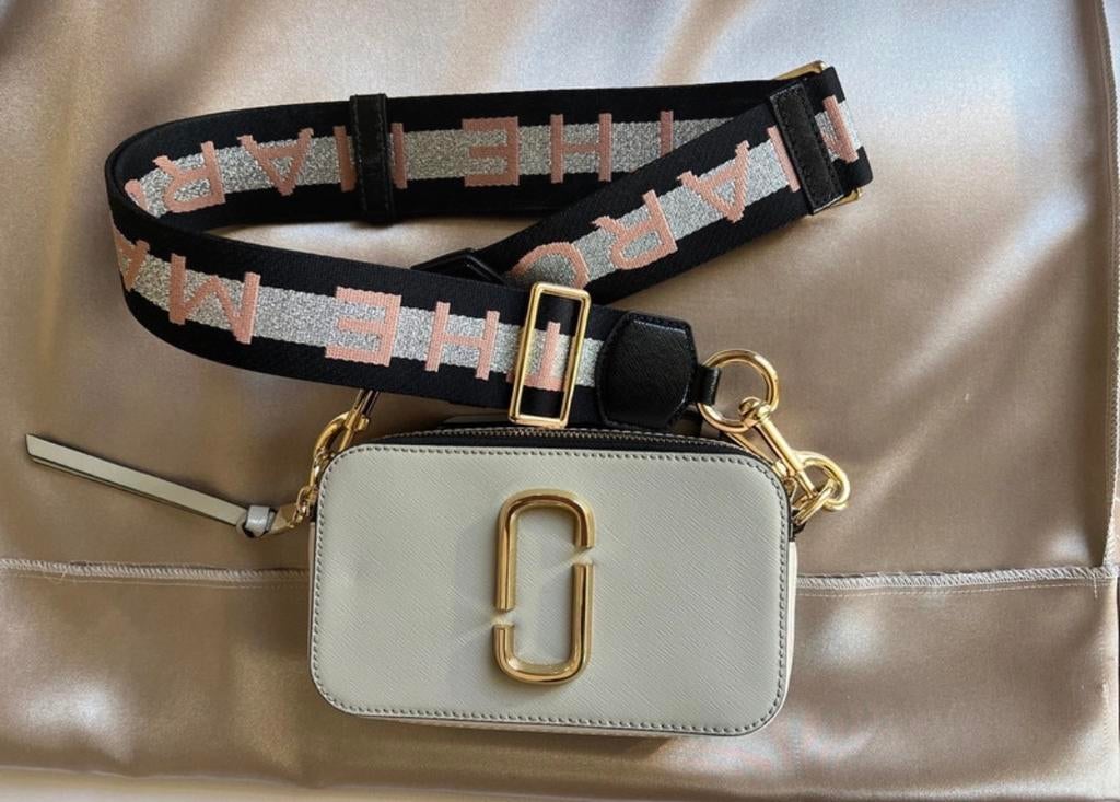 Elegante handtas van Marc Jacobs ‘Snapshot camerabag’ zgan, Ophalen of Verzenden, Zo goed als nieuw, Beige, Schoudertasje