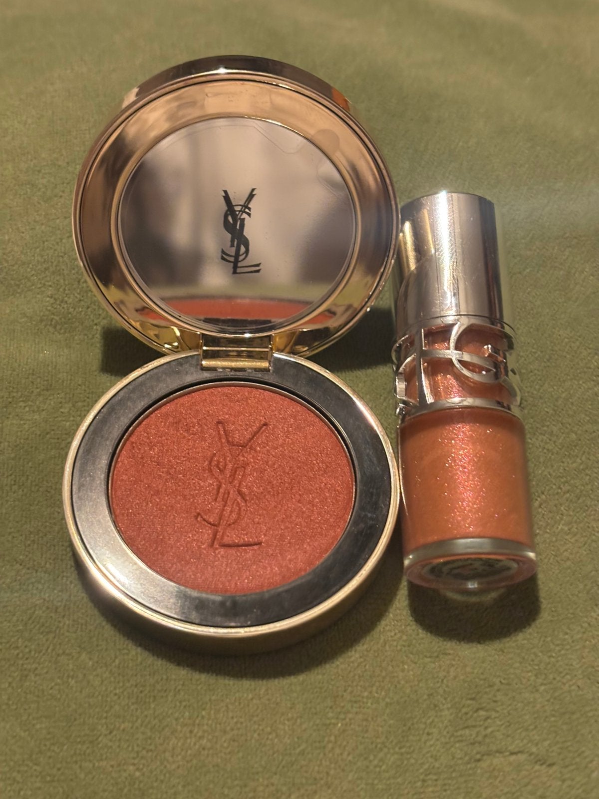 YSL set Loveshine Plumping Lip Oil Gloss/Powder blush/NR 12, Nieuw, Ophalen of Verzenden, Make-up, Overige kleuren