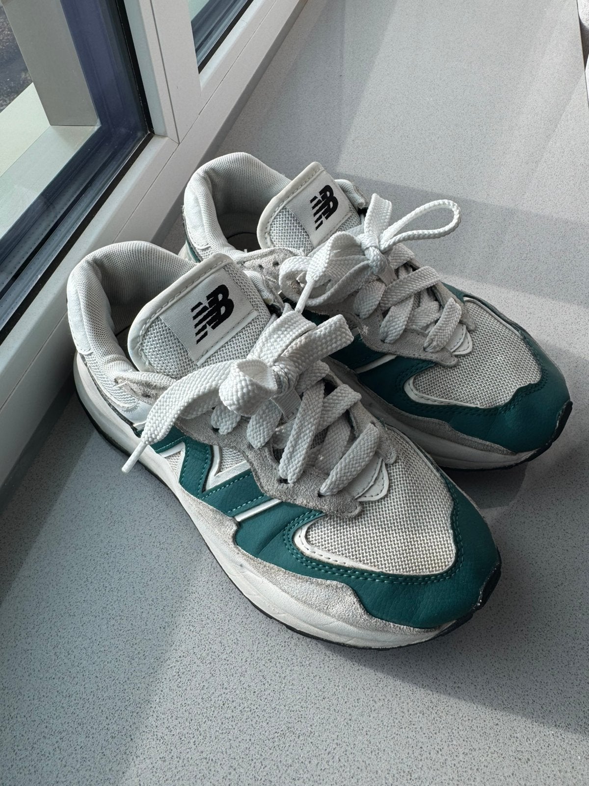 New Balance 57/40 sneakers mt 37, Kleding | Dames, Schoenen, Verzenden, Wit, Sneakers of Gympen, Gedragen