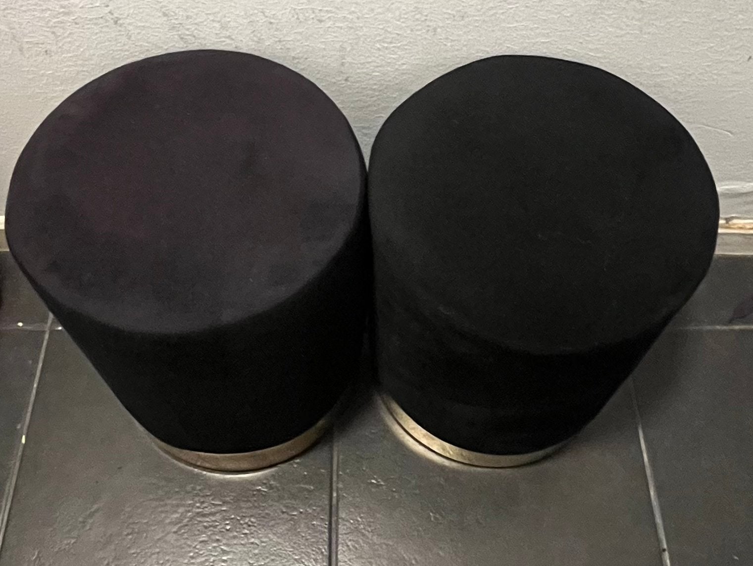 Set van 2 zwarte fluwelen poefjes 5,-, Ophalen of Verzenden, Gebruikt, Overige materialen
