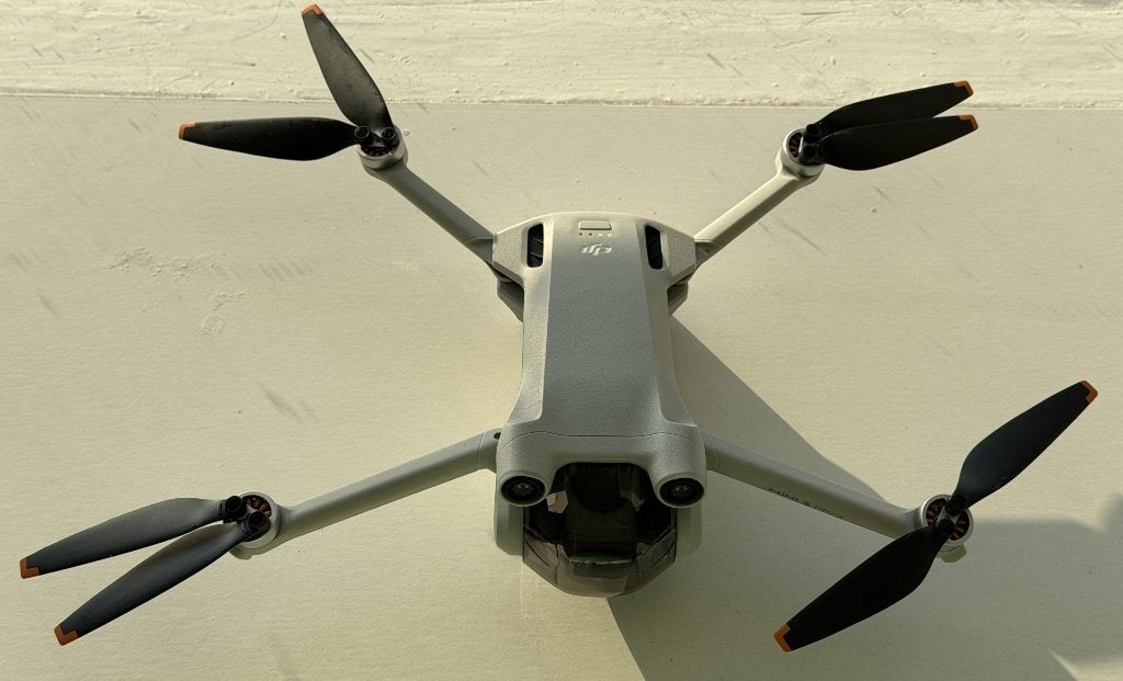 DJI Mini 3 Pro met DJI RC Controller - Zo goed als nieuw, Audio, Tv en Foto, Gebruikt, Cameradrone, DJI, 1 tot 5 kilometer