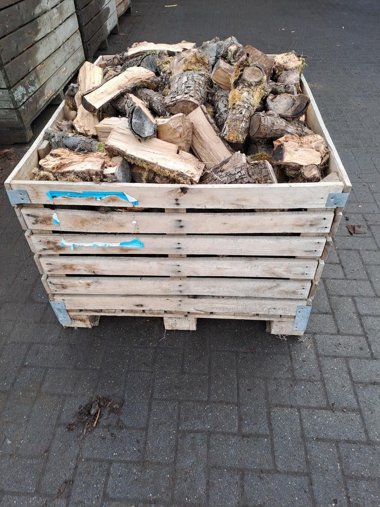 perenhout  droog 0,8 kuub €120 incl.kist zonder stronken, Minder dan 3 m³, Ophalen, Blokken