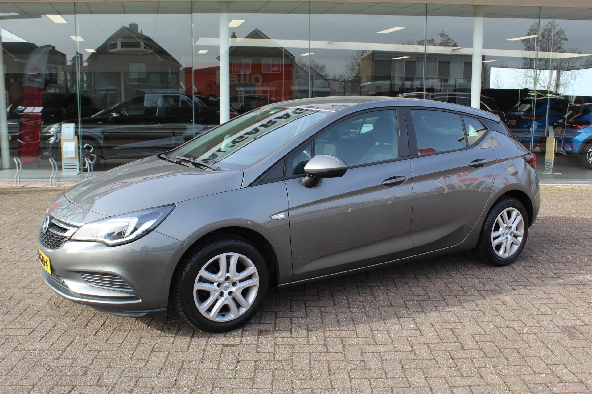 Opel Astra 1.0 Turbo Online Edition 5deurs , zeer nette auto, Auto's, 12 maanden, Stof, Gebruikt, 610 kg