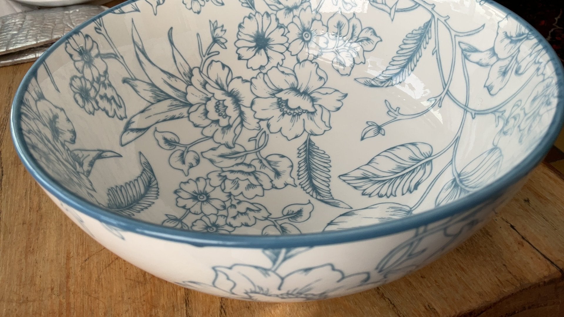 Albert Heijn schaal / kom  middellijn 20 cm  lichtblauw, Ophalen of Verzenden, Porselein, Overige stijlen, Schaal of Schalen