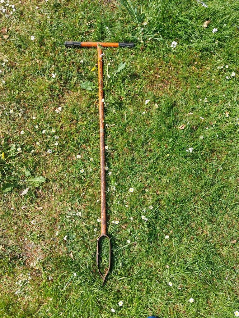 Gratis lenen (niet houden) grondboor 7 cm, Tuin en Terras, Hand-tuingereedschap, Ophalen of Verzenden, Gebruikt, Grondboor