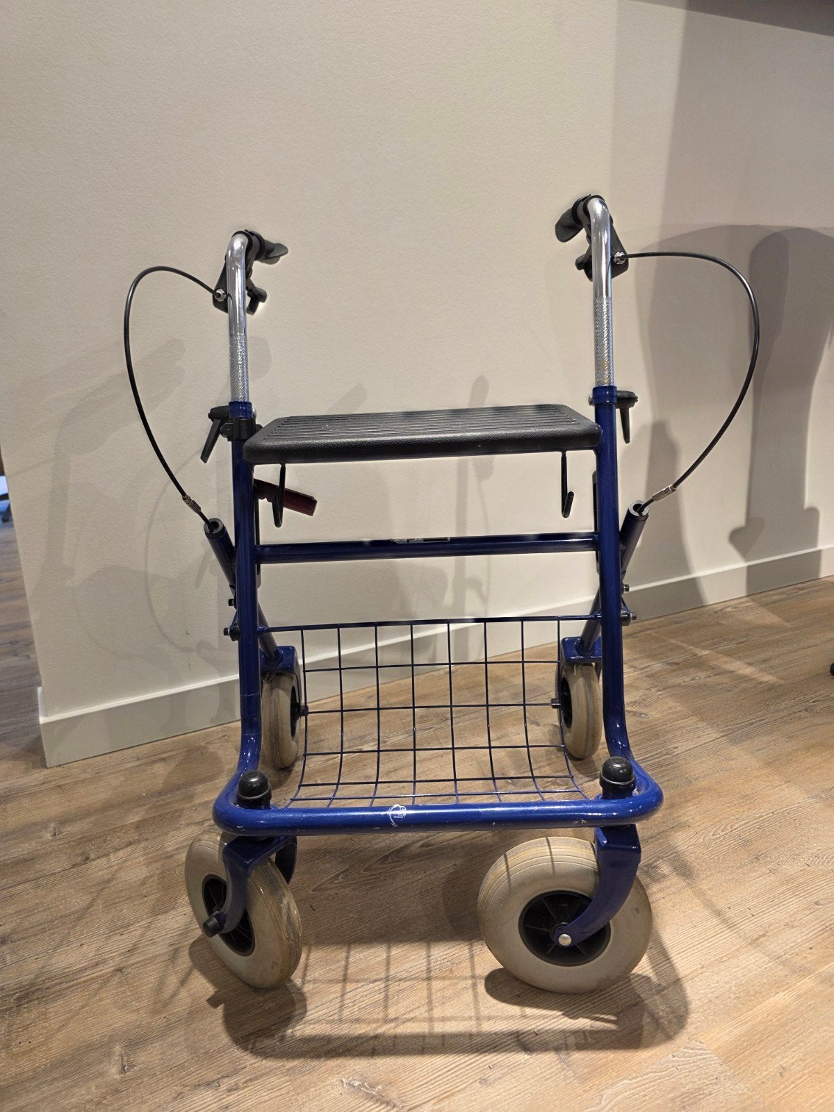 NIEUW Rollator GEKEURD twv 189 euro met bezorging, Diversen, Ophalen of Verzenden, Opvouwbaar