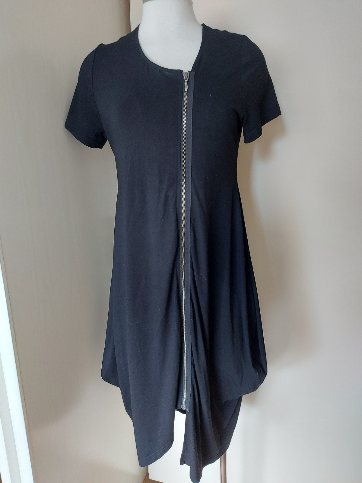 Elsewhere Zwarte Jurk met Rits - Maat M, Kleding | Dames, Maat 38/40 (M), Elsewhere, Zwart, Ophalen of Verzenden