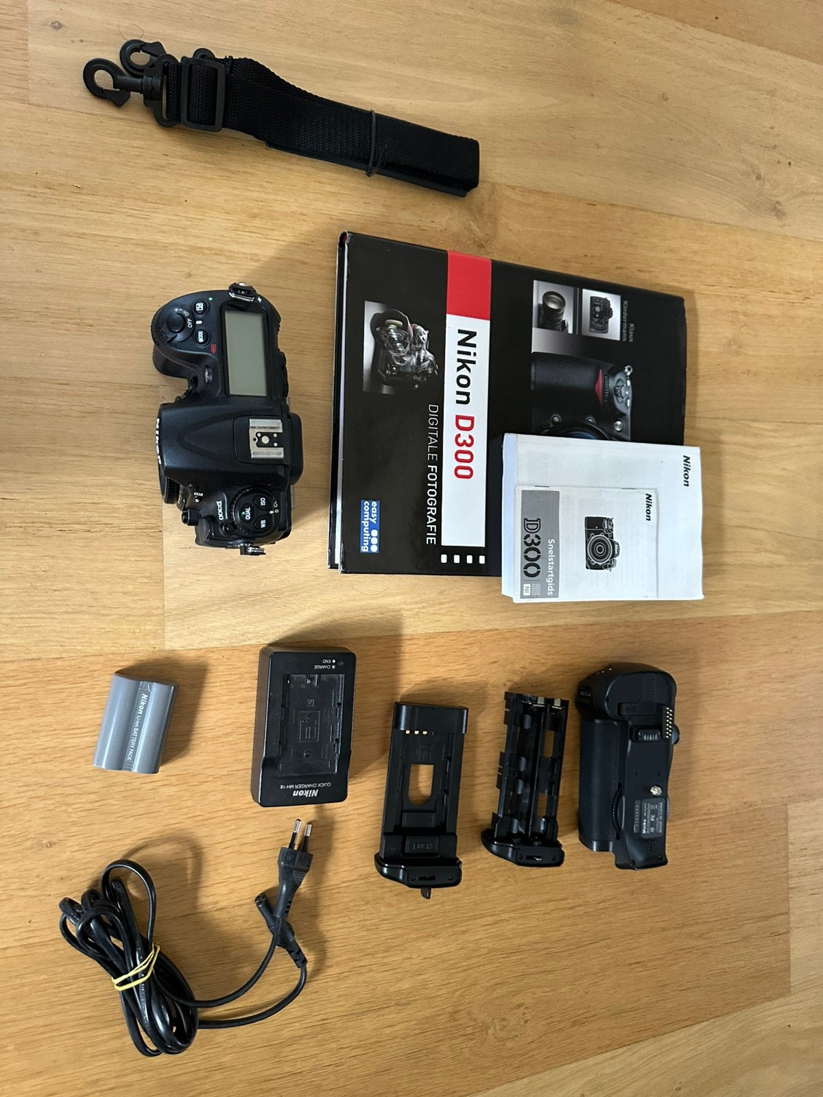 Nikon D300 Spiegelreflexcamera en batterijgrip, Ophalen, Gebruikt, Spiegelreflex, Nikon