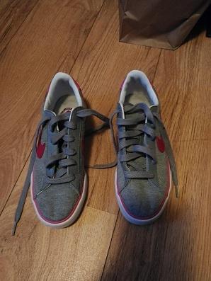 Nike grijze met roze swoosh maat 39, Ophalen, Nike, Roze, Sneakers of Gympen