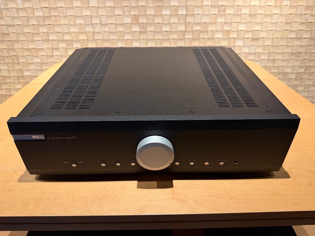 Musical Fidelity M6si - 3 maanden oud - als nieuw, Fidelity 1, Info@musicalfidelity.co.uk, Zo goed als nieuw, 120 watt of meer