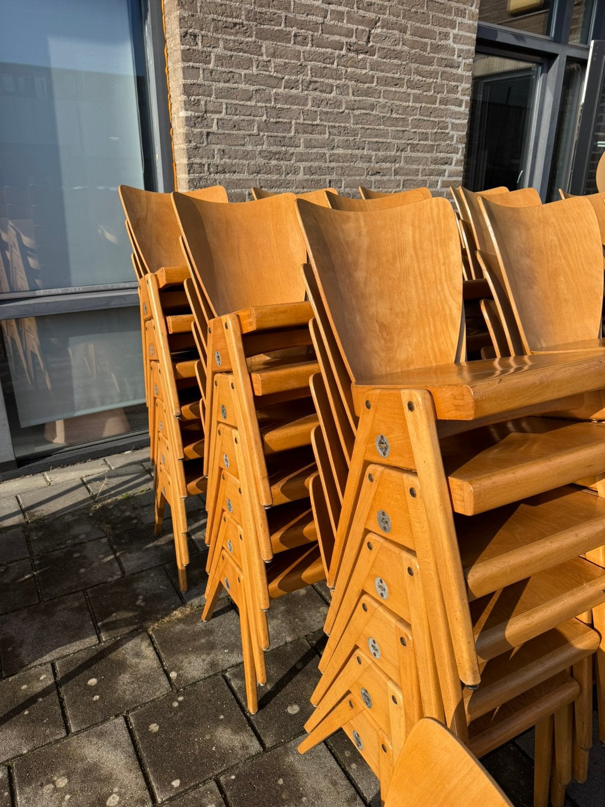 Partij van 60x vintage plywood stapelstoel, Kaderer ‘60, Kaderer, Ophalen of Verzenden, Kaderer, Kaderer