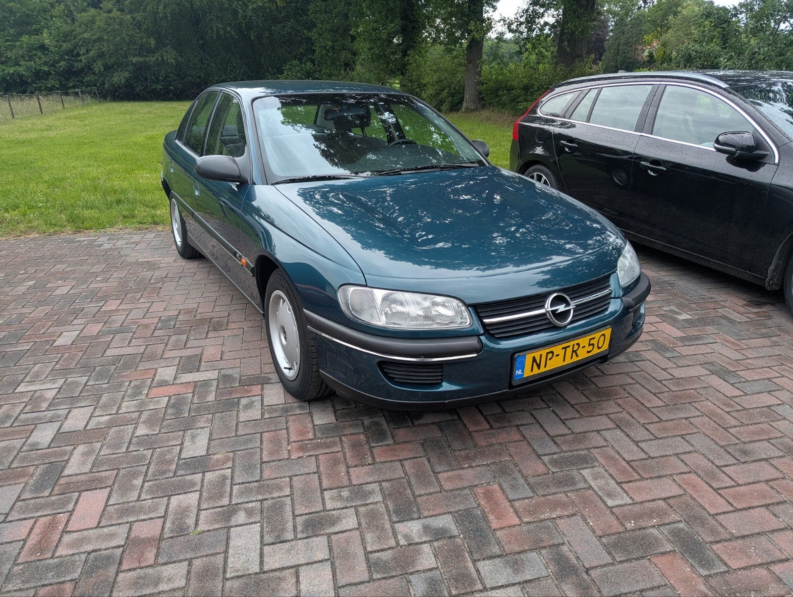 Opel Omega 2.0 I 1996 Blauw, Auto's, Opel, Particulier, Omega, Benzine, Sedan, Handgeschakeld, Origineel Nederlands, Blauw, Achterwielaandrijving