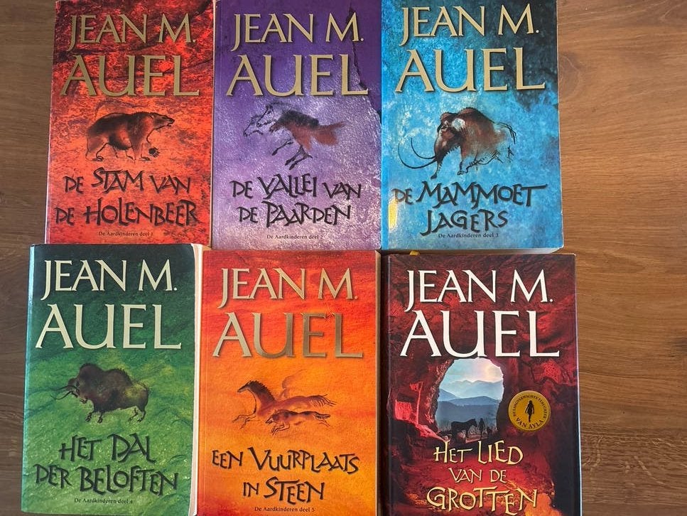 De Aardkinderen serie - Jean M. Auel (6 boeken), Ophalen of Verzenden, Gelezen