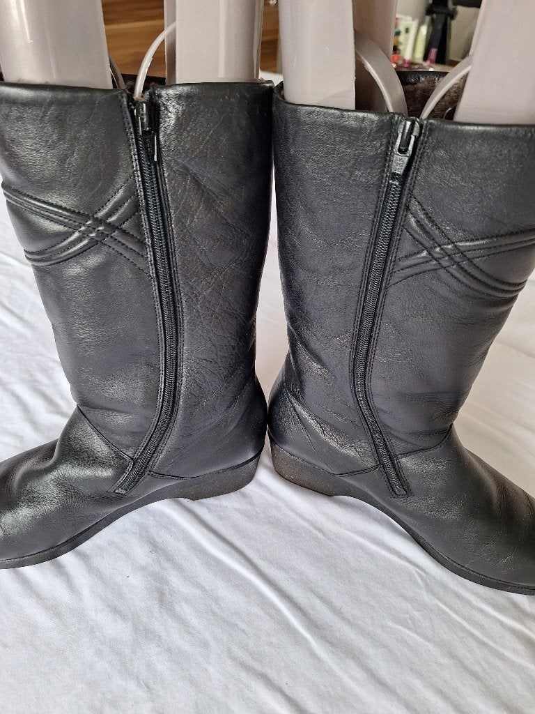 Zwarte dames laarzen, Hoge laarzen, Zwart, Ophalen of Verzenden, Zo goed als nieuw