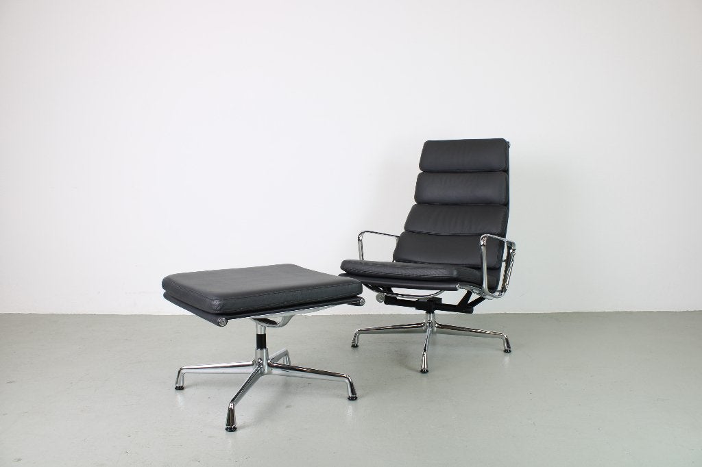 Vitra EA 222+223 fauteuil met ottoman, Chroom/Asphalt, Huis en Inrichting, Fauteuils, Ophalen, Zo goed als nieuw, Leer, 50 tot 75 cm