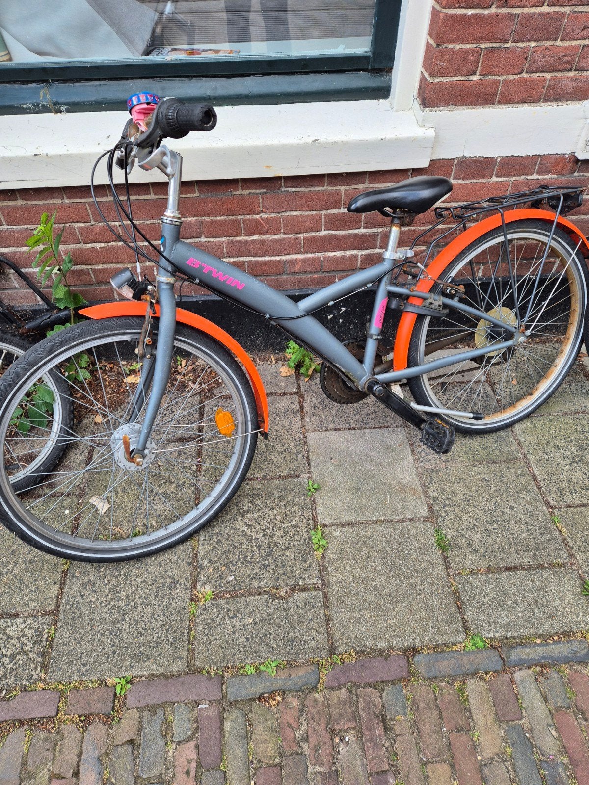 B'Twin kinderfiets 24 inch - grijs/oranje, Gebruikt, Velgrem, Versnellingen, Minder dan 47 cm