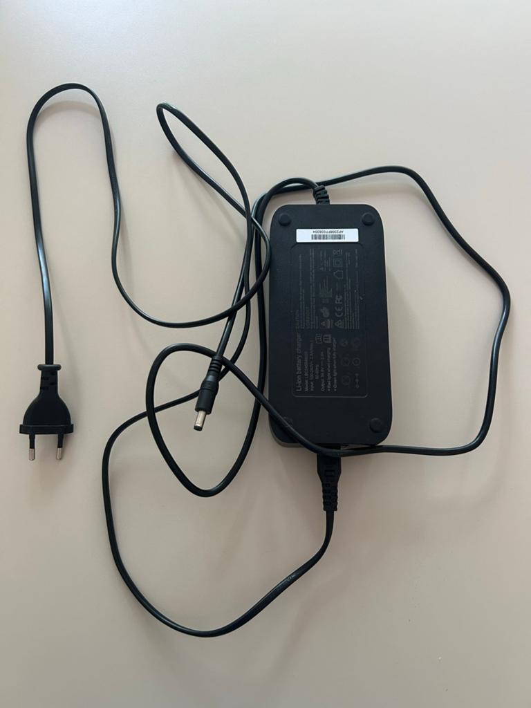 Oplader fatbike Crossboss La Souris, Ophalen of Verzenden, Gebruikt