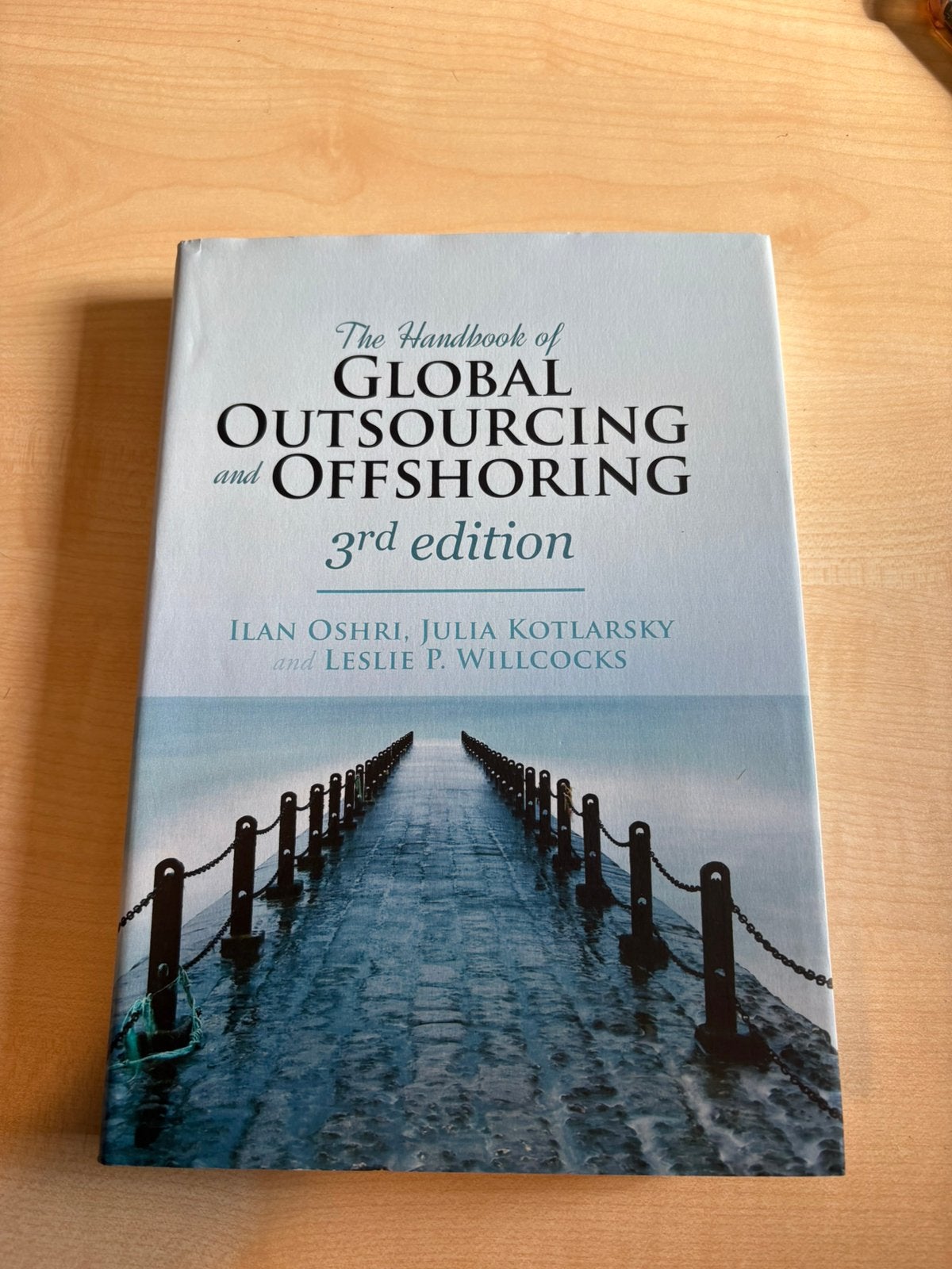 Het boek ‘global outsourcing and offshoring’, Ophalen of Verzenden, Beta, Zo goed als nieuw, HBO