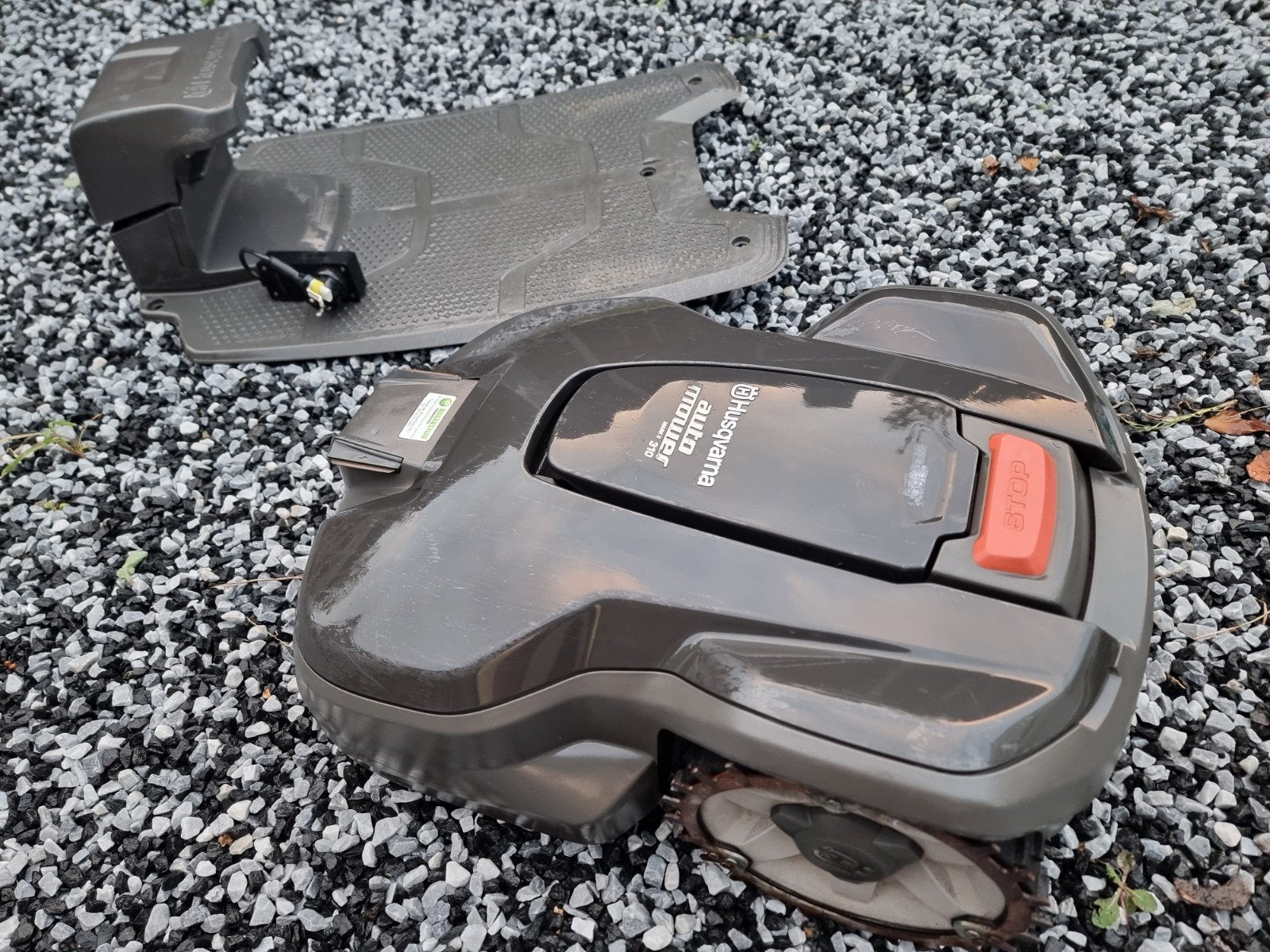 Husqvarna Automower 310 mark II - 2022 - robotmaai, Tuin en Terras, Grasmaaiers, Ophalen, Cirkelmaaier, Gebruikt, Accu-grasmaaier