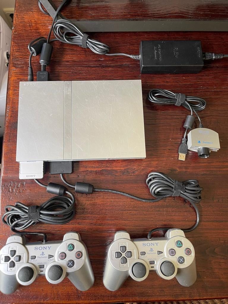 PlayStation 2 Slim+2 Controllers+Mem Card+Eyetoy+GTA, Spelcomputers en Games, Spelcomputers | Sony PlayStation 2, Gebruikt, Met games