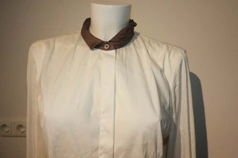 Brunello Cucinelli witte blouse zijde accenten kraagje M, Maat 38/40 (M), Wit, Gedragen, Brunello Cucinelli