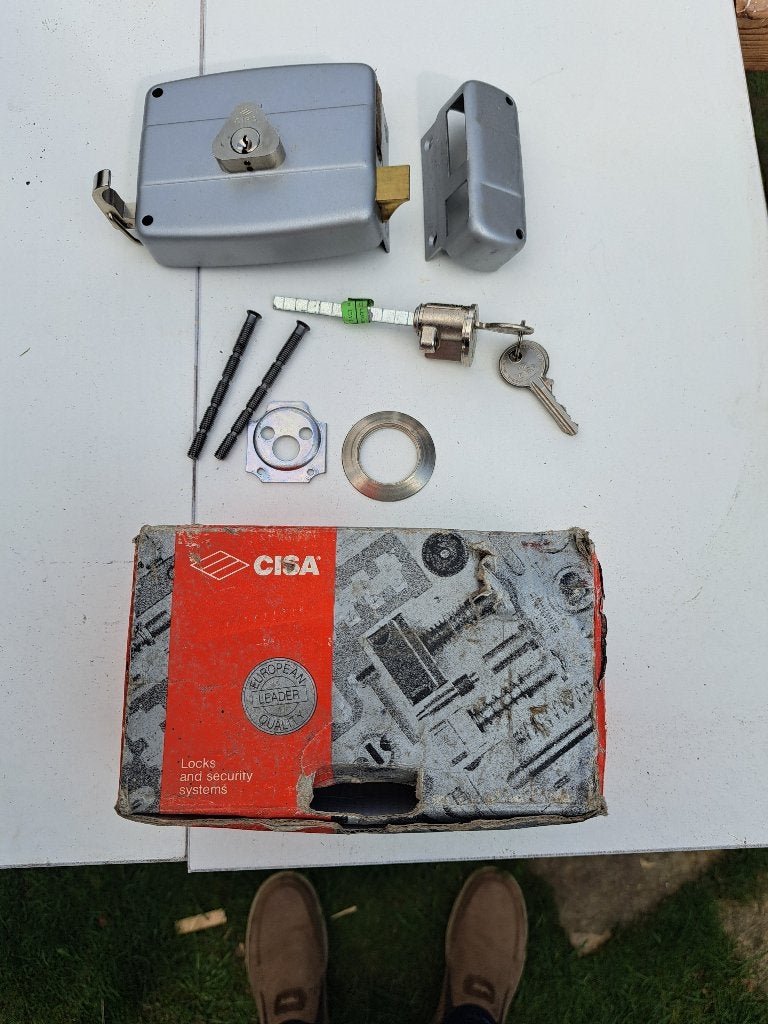 Voordeur oplegslot CISA, Ophalen, Nieuw, Slot