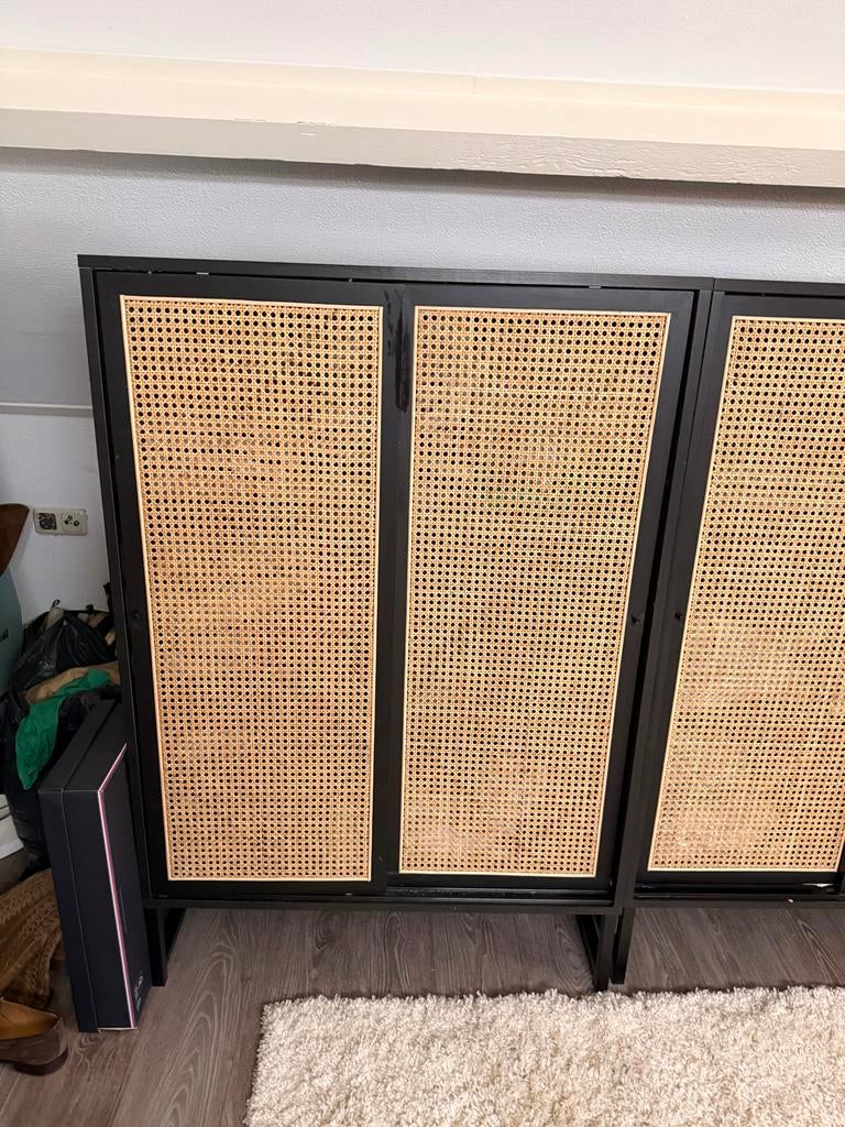 Kwantum kast met rotan deuren, Ophalen, Zo goed als nieuw