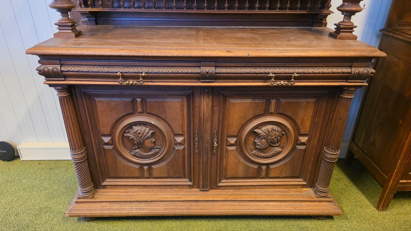 notenhouten vijfdeurs Henry II kast, Ophalen