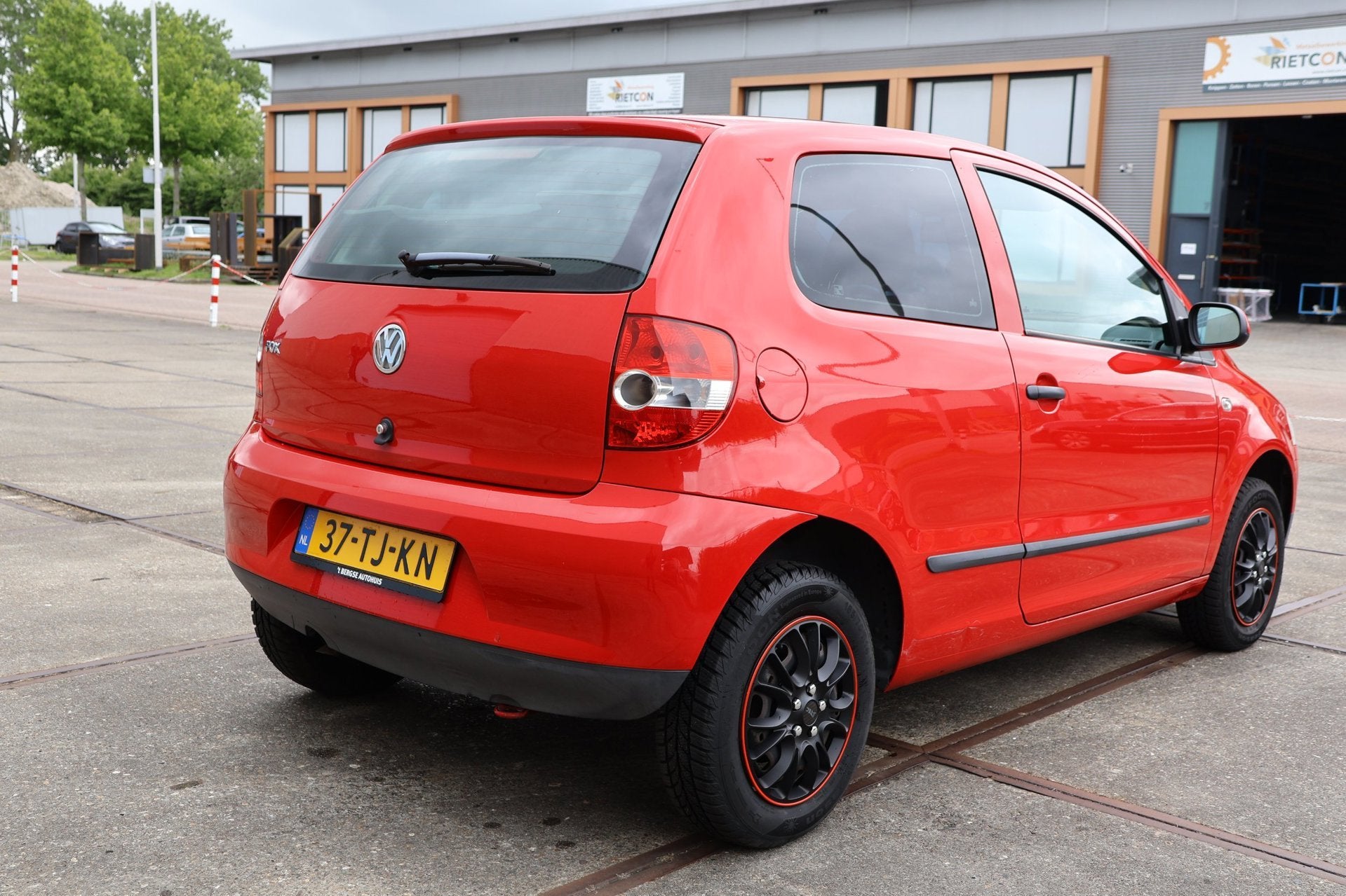 Volkswagen Fox 1.2 Trendline, Voorwielaandrijving, Airbags, Stof, Zwart