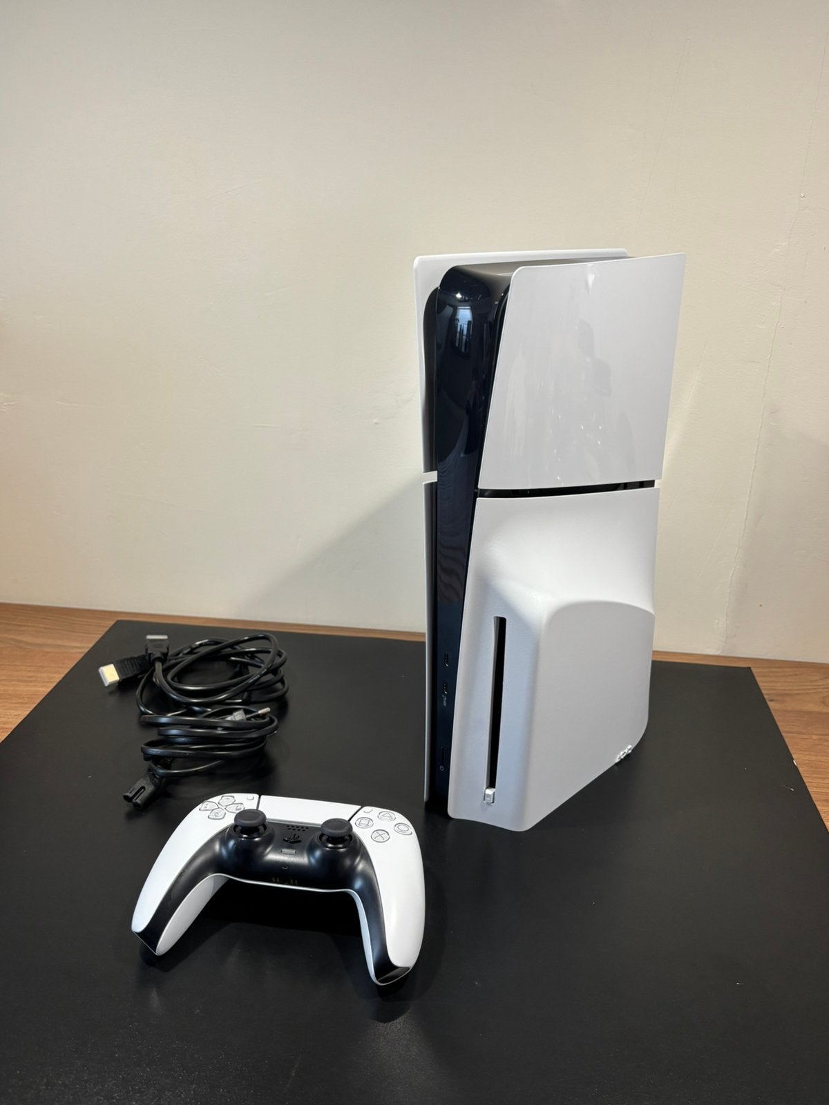 Playstation 5 Disc Slim + ufc 5, Spelcomputers en Games, Spelcomputers | Sony PlayStation 5, Ophalen of Verzenden, Zo goed als nieuw