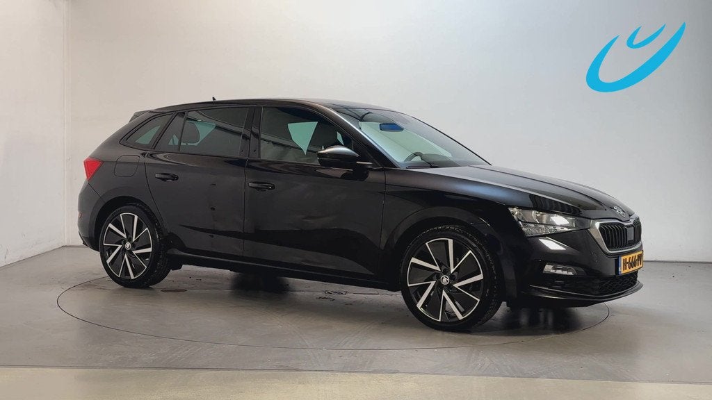 Skoda Scala 1.5 TSI 150pk DSG Sport Business Stoelverwarming, Auto's, Skoda, 4 cilinders, Zwart, Origineel Nederlands, Bedrijf