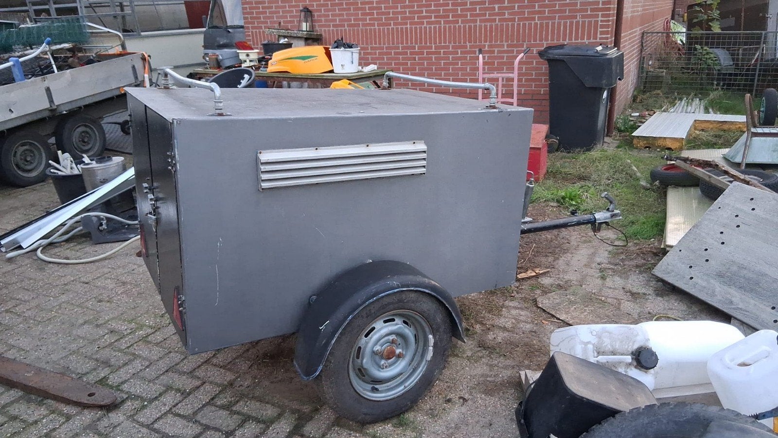 Onderhoudsvrije dichte aanhanger van aluminium en RVS, Ophalen, Gebruikt
