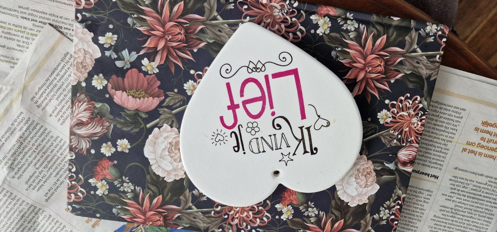 Decoratief hartje 'Ik vind je lief' - Wit/Roze, Ophalen of Verzenden, Gebruikt, Wit, Steen/keramiek