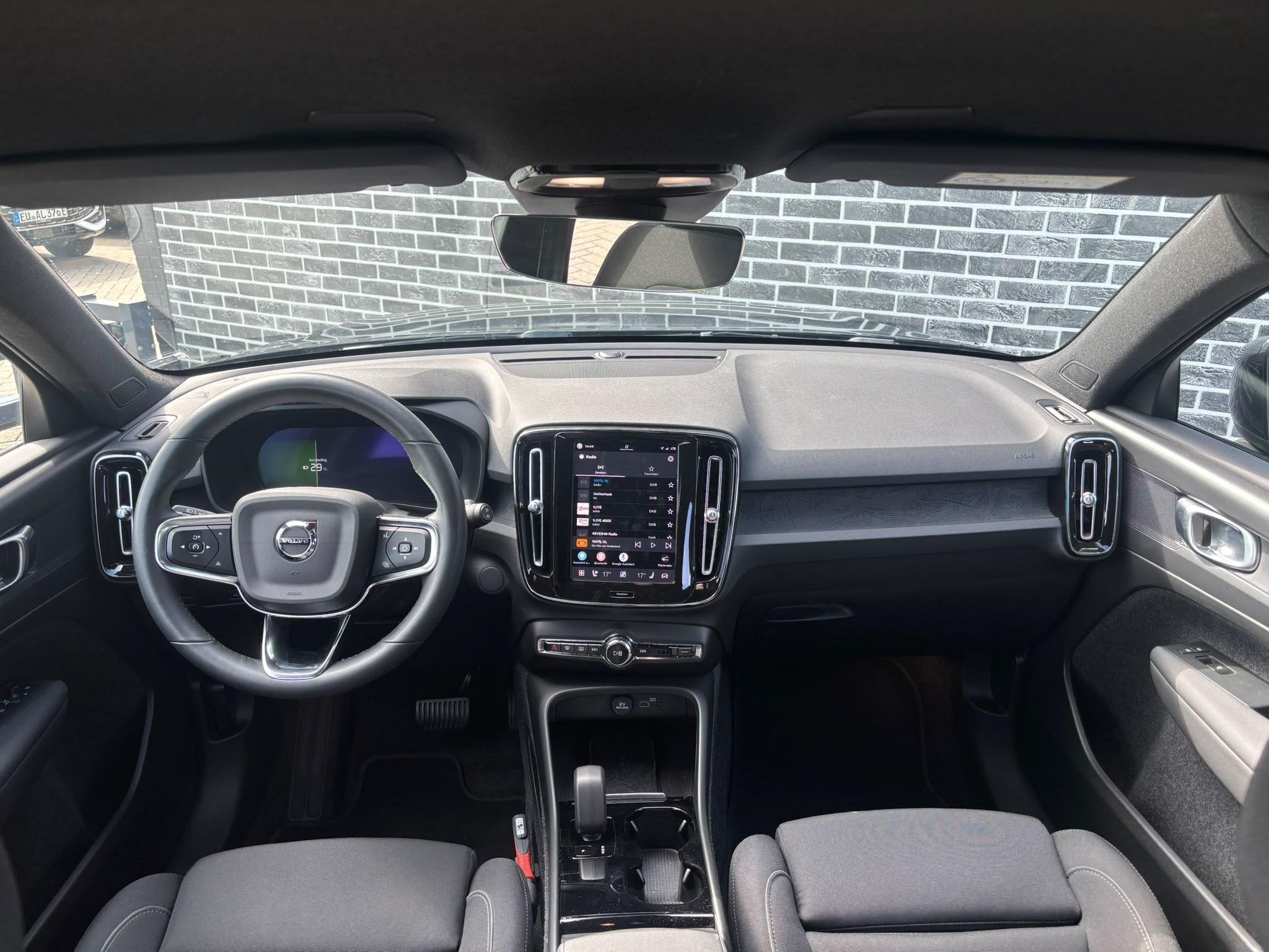 Volvo XC40 Recharge Plus 70 kWh | Adaptieve Cruise Control |, Auto's, Stof, Gebruikt, Zwart, 420 min