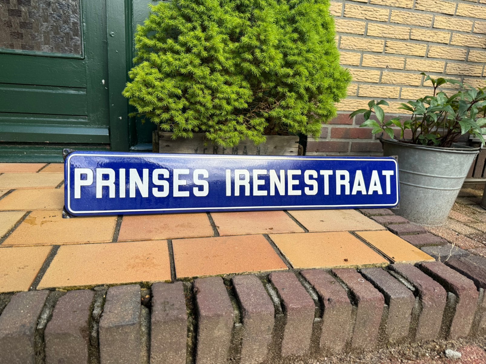 Oud emaille straatnaambord prinses irene straat straatnaam, Ophalen of Verzenden, Zo goed als nieuw