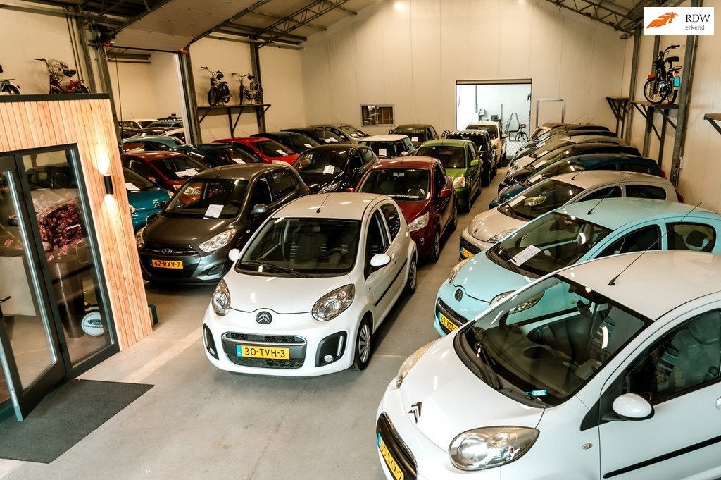 Citroen C1 / Peugeot 107 / Toyota Aygo | Altijd minimaal 20, Auto's, Citroën, Voorwielaandrijving, Gebruikt, Zwart, Elektrische ramen