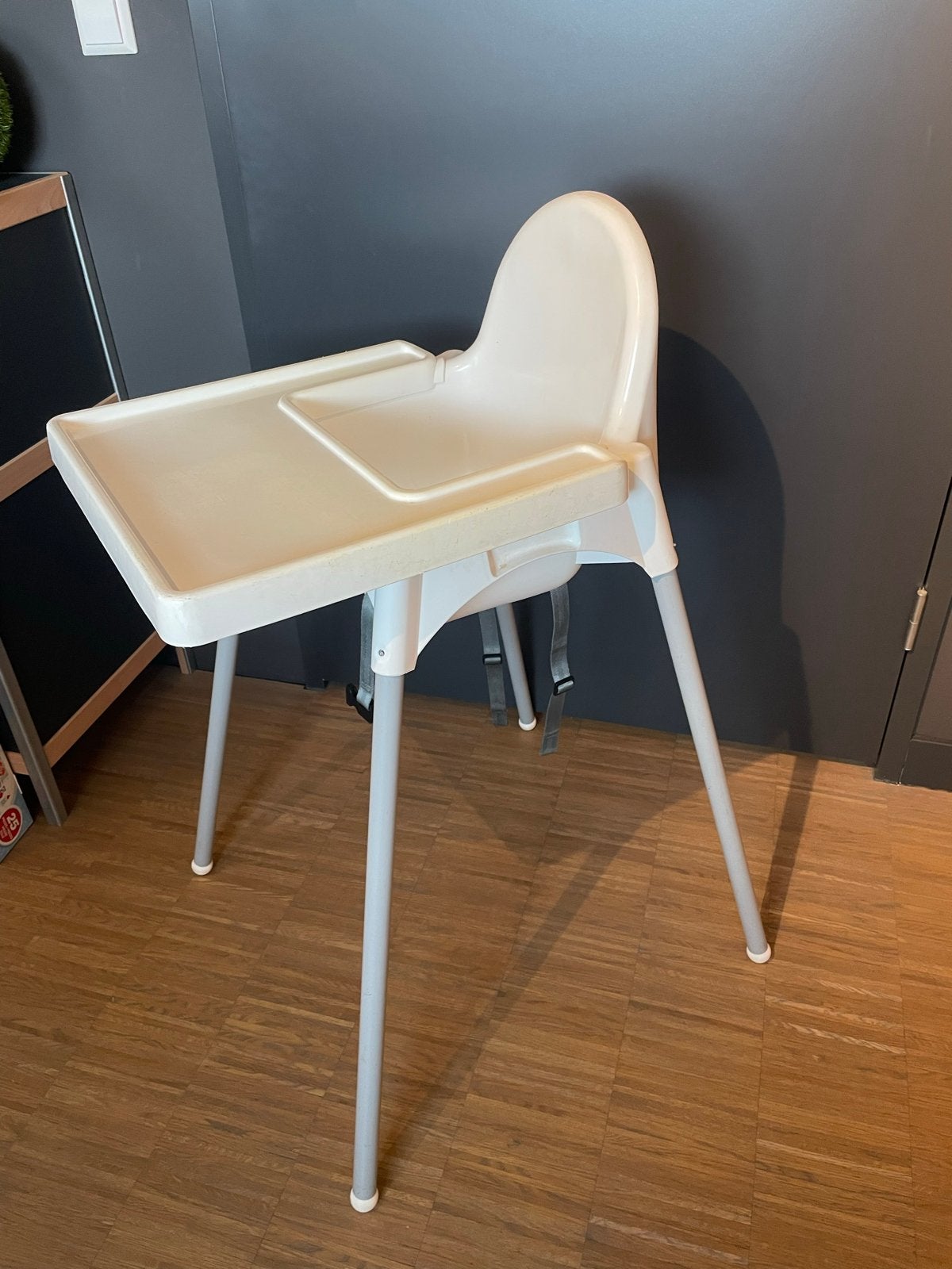 IKEA Antilop kinderstoel met eetblad en riempje, Kinderen en Baby's, Ophalen, Gebruikt, Overige typen, Afneembaar eetblad